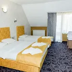 Family Prestige Hotel 3*